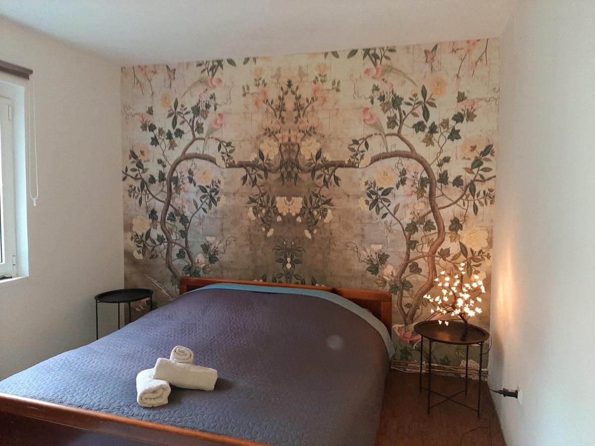 Cosy And Chic... Parking Included Apartamento Sarajevo Exterior foto